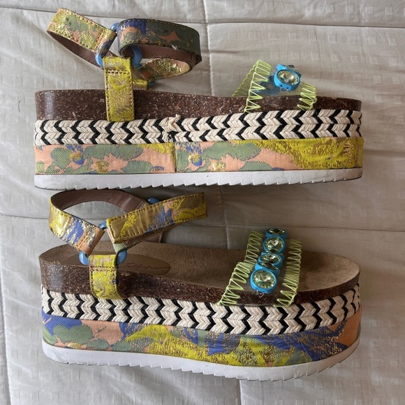 Betsey Johnson Tovaa Wedge Sandal 6 - Picture 11 of 15